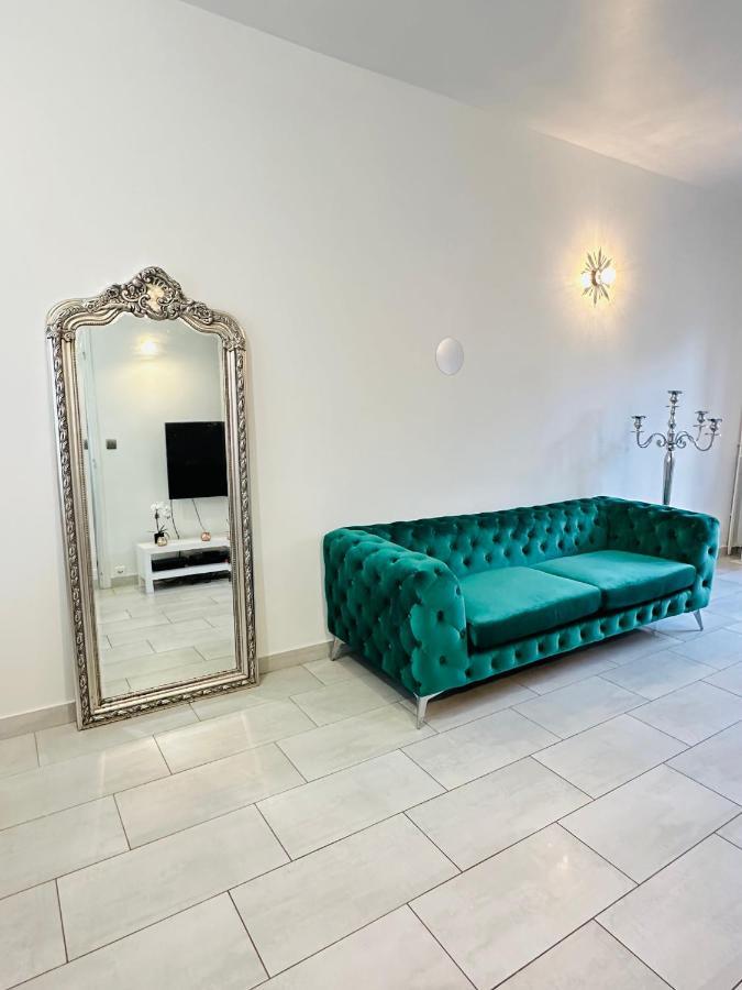 Jabeen'S House Bedroom 1 Безон Екстериор снимка